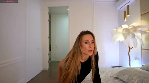 gooodgirlhere online show from 10-09-25, 03:43