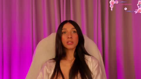 Snapshot of gorgeous_brunette chatting on 02-04-25, 11:38 Rose online show from 02-04-25, 11:38