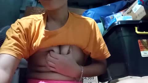 Snapshot of gorgeouspinay_babe chatting on 01-10-26, 11:09 GorgeousPinay babe online show from 01-10-26, 11:09