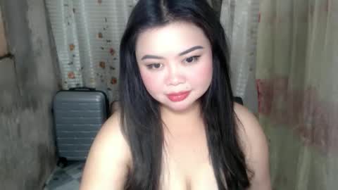 Snapshot of gorgeuos_mae chatting on 11-04-25, 11:20 MAE online show from 11-04-25, 11:20