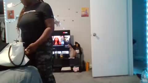 Snapshot of gotcake713 chatting on 10-24-25, 08:38 Sue Goddess online show from 10-24-25, 08:38