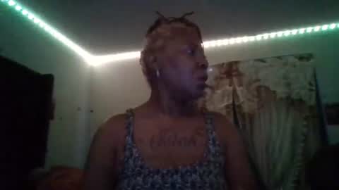 Snapshot of gotcake713 chatting on 11-02-25, 05:37 Sue Goddess online show from 11-02-25, 05:37