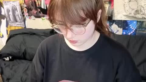 Snapshot of goth_pumpkin chatting on 10-03-25, 09:23 Amy online show from 10-03-25, 09:23