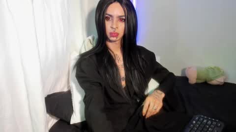 Snapshot of goth_ru chatting on 12-29-24, 10:36 Russ  online show from 12-29-24, 10:36