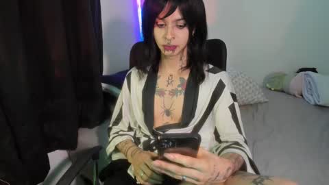 Snapshot of goth_ru chatting on 01-26-25, 09:18 Russ  online show from 01-26-25, 09:18