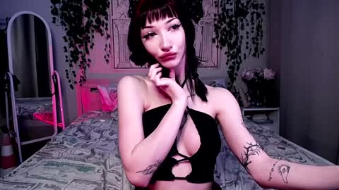 Snapshot of gothdesss chatting on 12-23-24, 03:07    online show from 12-23-24, 03:07