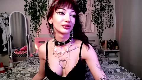 Snapshot of gothdesss chatting on 01-12-25, 07:32    online show from 01-12-25, 07:32