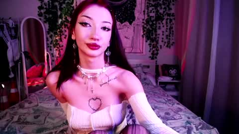 Snapshot of gothdesss chatting on 01-23-25, 01:30    online show from 01-23-25, 01:30