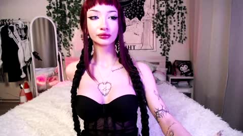 Snapshot of gothdesss chatting on 01-24-25, 10:51    online show from 01-24-25, 10:51