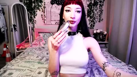 Snapshot of gothdesss chatting on 02-02-25, 12:09    online show from 02-02-25, 12:09