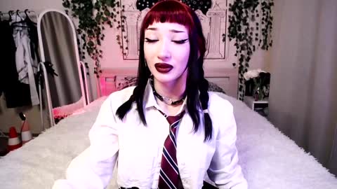 Snapshot of gothdesss chatting on 02-05-25, 03:02    online show from 02-05-25, 03:02