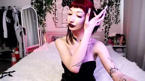 Snapshot of gothdesss chatting on 02-09-25, 07:38    online show from 02-09-25, 07:38