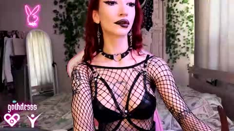 Snapshot of gothdesss chatting on 09-26-25, 06:06    online show from 09-26-25, 06:06
