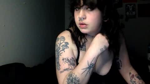 Snapshot of gothgoddessrose666 chatting on 04-15-26, 03:24 Goddessr0se online show from 04-15-26, 03:24