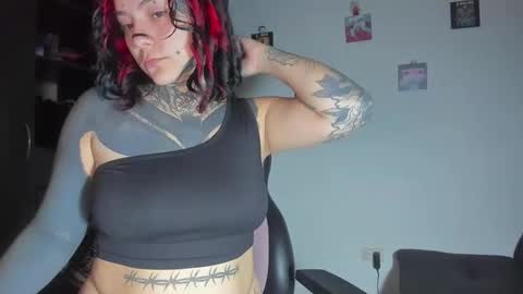 Snapshot of gothic9goddes chatting on 12-14-25, 01:33 GG online show from 12-14-25, 01:33