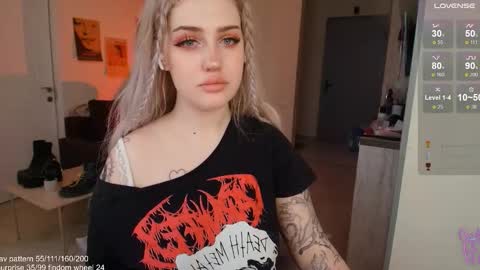 traumfrau Kira angel face devil eyes I SELL A LOT VIDEO IN GALLERY online show from 02-01-26, 07:18