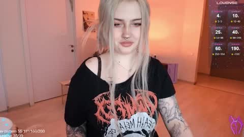 traumfrau Kira angel face devil eyes I SELL A LOT VIDEO IN GALLERY online show from 04-05-26, 05:10