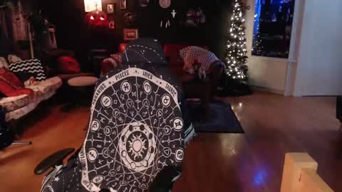 Snapshot of gothstripper chatting on 01-26-25, 08:45 Hezra online show from 01-26-25, 08:45