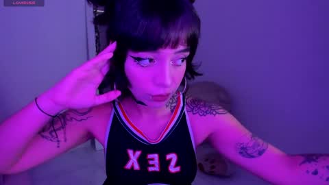 Violet online show from 05-20-26, 05:08
