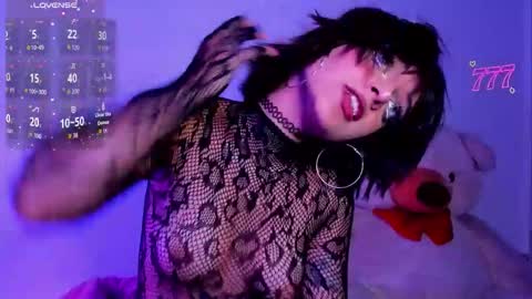 Violet online show from 06-03-26, 11:43