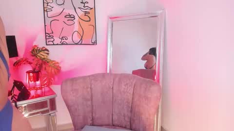 Snapshot of grace_tom1 chatting on 11-05-25, 03:17 GRACE KIROZ online show from 11-05-25, 03:17