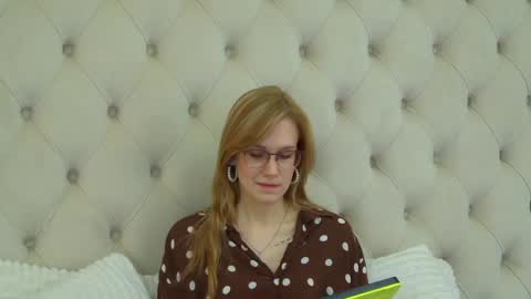 Snapshot of gracehudsons chatting on 04-14-26, 04:51 Grace online show from 04-14-26, 04:51