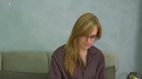 Snapshot of gracehudsons chatting on 04-22-26, 04:26 Grace online show from 04-22-26, 04:26