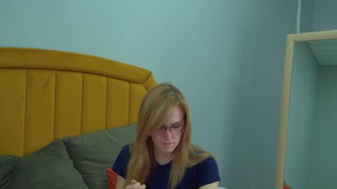 Snapshot of gracehudsons chatting on 05-27-26, 05:15 Grace online show from 05-27-26, 05:15