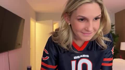 Snapshot of graciemae_baexx chatting on 01-12-25, 04:50 Gracie Mae online show from 01-12-25, 04:50