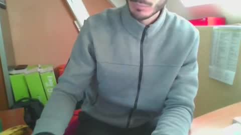 Snapshot of grandbi chatting on 01-21-25, 01:22 grandbi online show from 01-21-25, 01:22