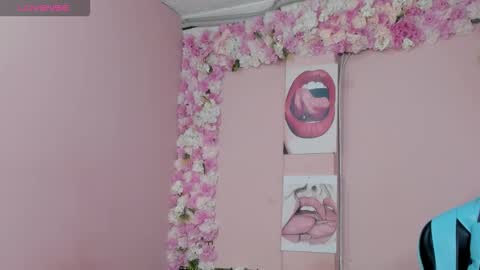 Snapshot of grandmother_milf chatting on 09-28-25, 07:19 Mi Name is violeta online show from 09-28-25, 07:19