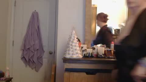 Snapshot of grateful42day chatting on 12-22-25, 04:53 grateful42day online show from 12-22-25, 04:53