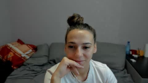 Snapshot of gravitation777 chatting on 02-09-26, 04:22 Anna online show from 02-09-26, 04:22