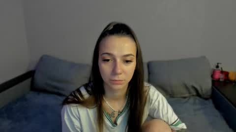 Snapshot of gravitation777 chatting on 02-22-26, 12:12 Anna online show from 02-22-26, 12:12