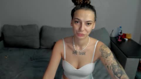 Snapshot of gravitation777 chatting on 03-02-26, 01:19 Anna online show from 03-02-26, 01:19