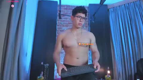 Snapshot of grayandrews chatting on 06-18-26, 01:06 grayandrews online show from 06-18-26, 01:06