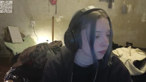 Snapshot of graylovescookies chatting on 02-21-25, 04:05 graylovescookies online show from 02-21-25, 04:05