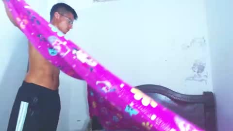 Snapshot of great_sexy_couple chatting on 11-03-25, 12:46 great_sexy_couple online show from 11-03-25, 12:46