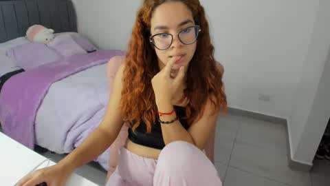 GreciaRuiz online show from 03-04-25, 05:56
