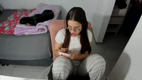 GreciaRuiz online show from 04-12-26, 12:48