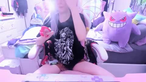 Snapshot of greeneyedlovexo chatting on 02-13-25, 09:17 GreenEyedLovexo online show from 02-13-25, 09:17