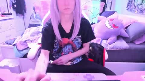 Snapshot of greeneyedlovexo chatting on 02-16-25, 01:25 GreenEyedLovexo online show from 02-16-25, 01:25