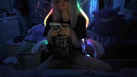 Snapshot of greeneyedlovexo chatting on 02-21-25, 05:35 GreenEyedLovexo online show from 02-21-25, 05:35