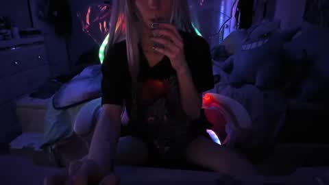 Snapshot of greeneyedlovexo chatting on 02-24-25, 05:22 GreenEyedLovexo online show from 02-24-25, 05:22