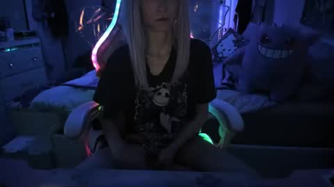 Snapshot of greeneyedlovexo chatting on 02-27-25, 05:45 GreenEyedLovexo online show from 02-27-25, 05:45