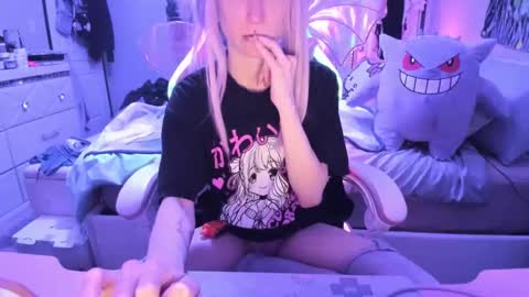 Snapshot of greeneyedlovexo chatting on 03-01-25, 03:43 GreenEyedLovexo online show from 03-01-25, 03:43