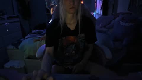 Snapshot of greeneyedlovexo chatting on 03-05-25, 06:23 GreenEyedLovexo online show from 03-05-25, 06:23