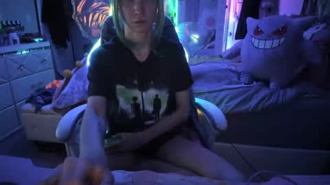 Snapshot of greeneyedlovexo chatting on 09-15-25, 04:23 GreenEyedLovexo online show from 09-15-25, 04:23