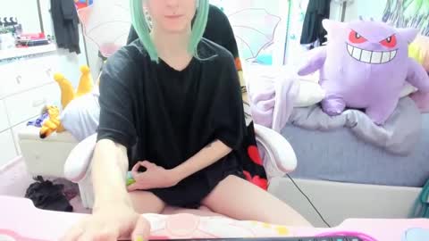 Snapshot of greeneyedlovexo chatting on 09-23-25, 04:10 GreenEyedLovexo online show from 09-23-25, 04:10