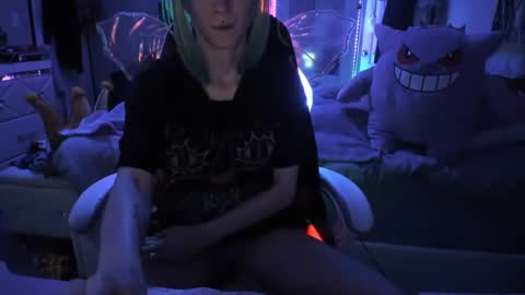 Snapshot of greeneyedlovexo chatting on 09-27-25, 04:50 GreenEyedLovexo online show from 09-27-25, 04:50